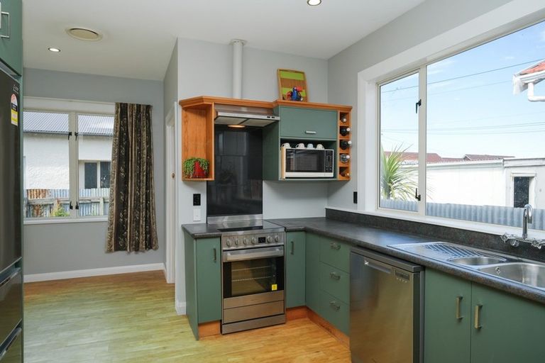 Photo of property in 21 West Avenue, Saint Clair, Dunedin, 9012