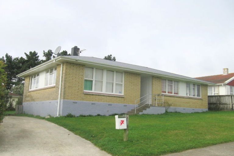 Photo of property in 7 Sasanof View, Ascot Park, Porirua, 5024