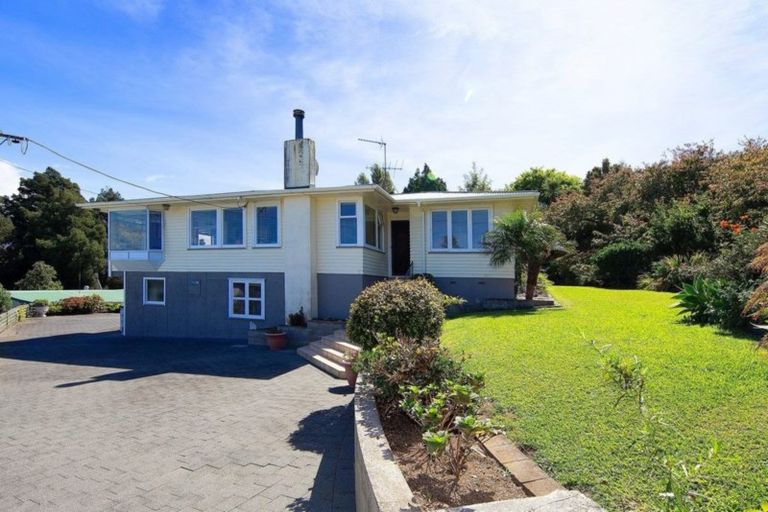 Photo of property in 9 Howard Road, Northcote, Auckland, 0627