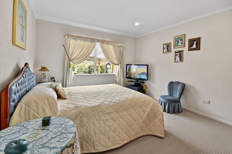 Photo of property in 15 Trossach Place, Wattle Downs, Auckland, 2103