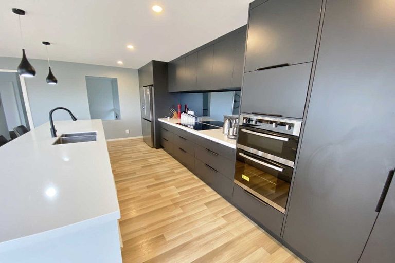 Photo of property in 11b Inverness Lane, Redcliffs, Christchurch, 8081