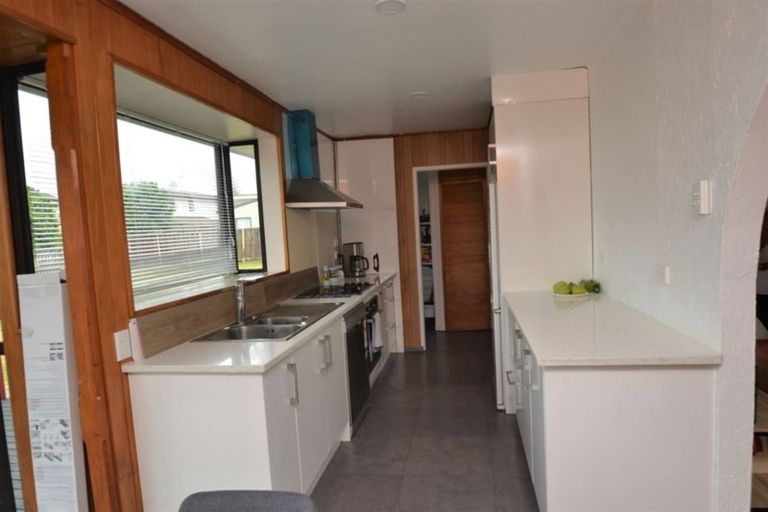 Photo of property in 30 Glynnbrooke Street, Te Atatu South, Auckland, 0610