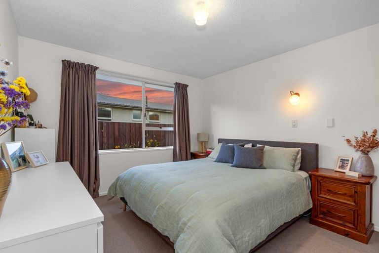 Photo of property in 1/20 Glenharrow Avenue, Avonhead, Christchurch, 8042