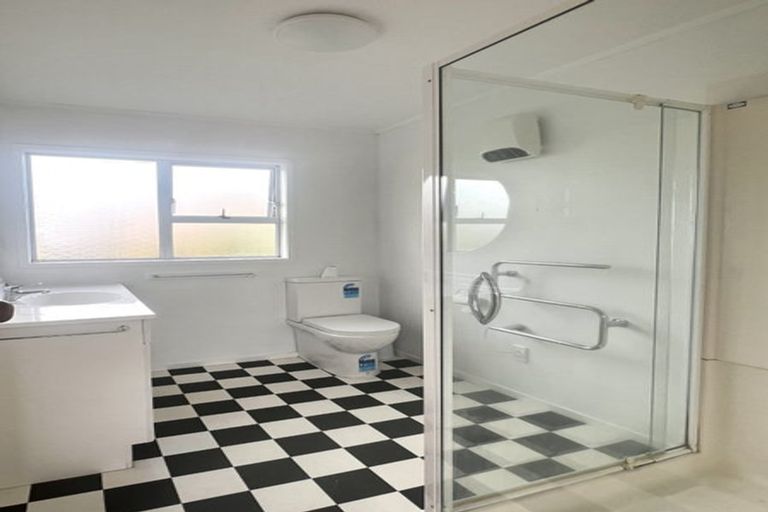 Photo of property in 10 Wiseley Road, Hobsonville, Auckland, 0618