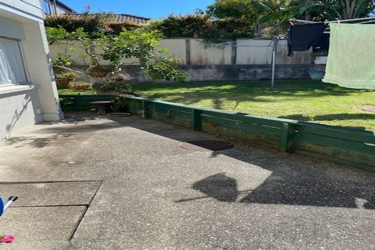 Photo of property in 2/13 Walter Street, Hauraki, Auckland, 0622