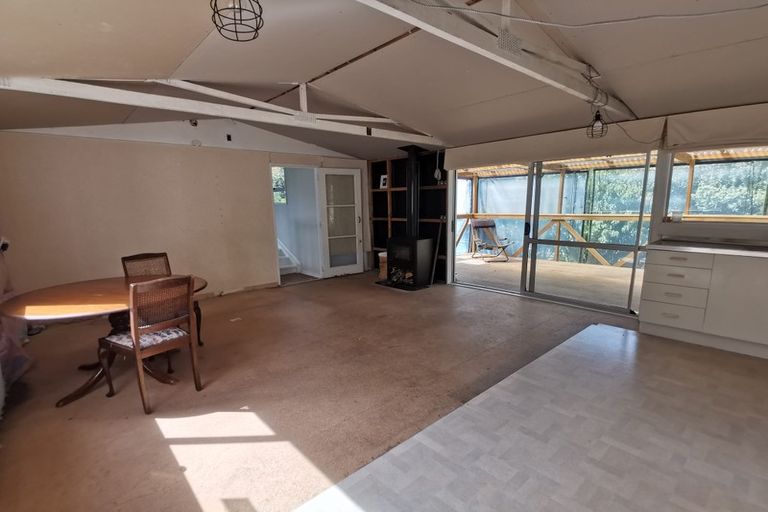 Photo of property in 15 Regent Street, Whakapirau, Maungaturoto, 0583