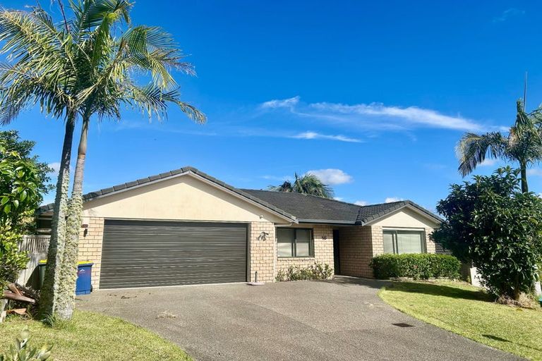 Photo of property in 16 Pitoitoi Avenue, Greenhithe, Auckland, 0632