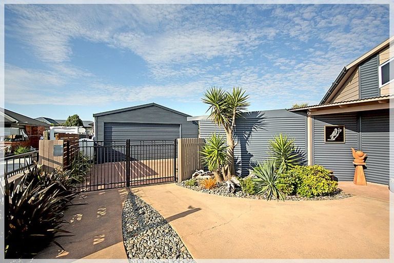 Photo of property in 45 Andrews Street, Foxton Beach, Foxton, 4815