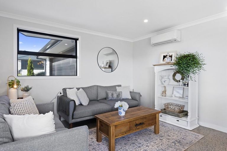 Photo of property in 213 Ballintoy Park Drive, Welcome Bay, Tauranga, 3175