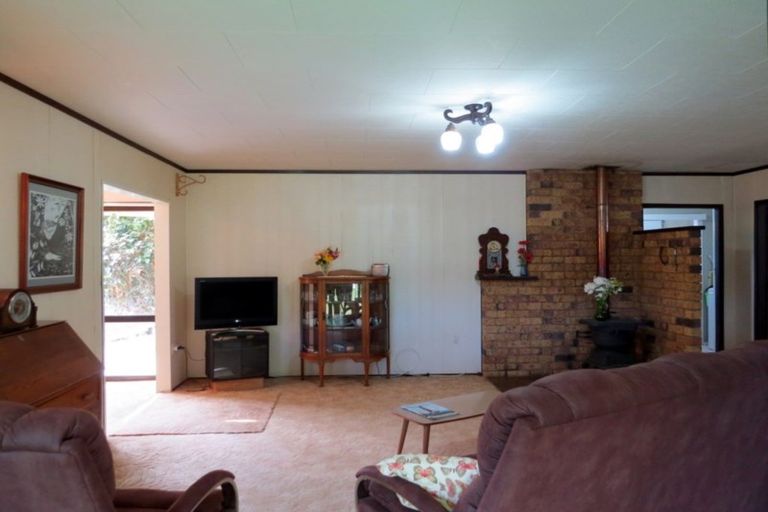 Photo of property in 2210 Rings Road, Coromandel, 3506