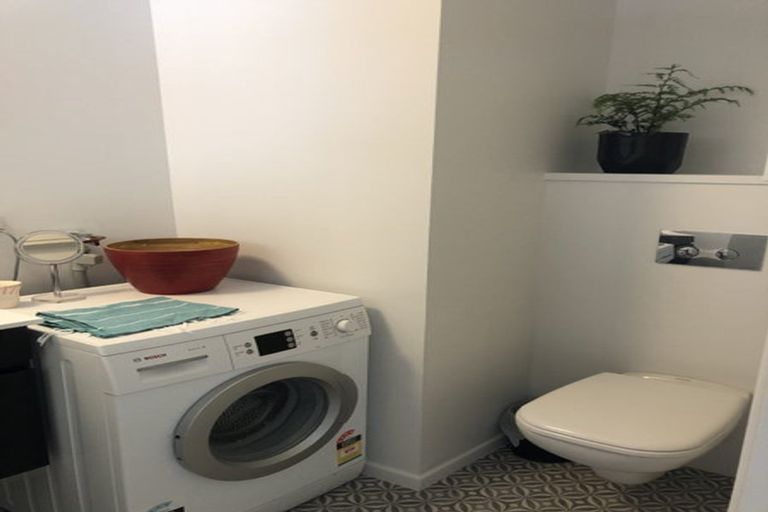 Photo of property in 11/4 Claremont Grove, Mount Victoria, Wellington, 6011