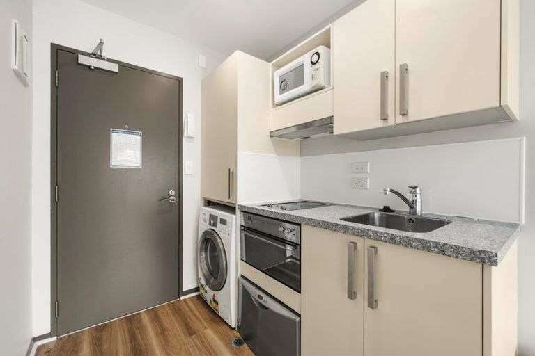 Photo of property in Dual Apartments, 506/142 Vivian Street, Te Aro, Wellington, 6011