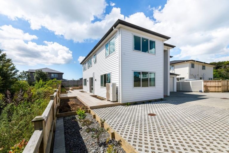 Photo of property in 22 Mackay Drive, Greenhithe, Auckland, 0632