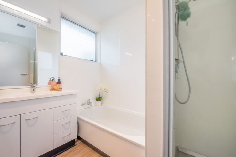 Photo of property in 18 Ilam Grove, Kelson, Lower Hutt, 5010