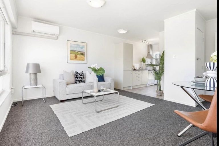 Photo of property in 2/8 Paul Place, Pakuranga, Auckland, 2010