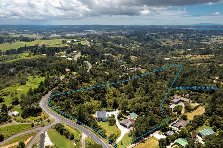 Photo of property in 43 Sunnyvale Road, Massey, Auckland, 0614