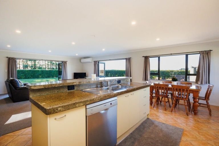 Photo of property in 408 Aranui Road, Kairanga, Palmerston North, 4475