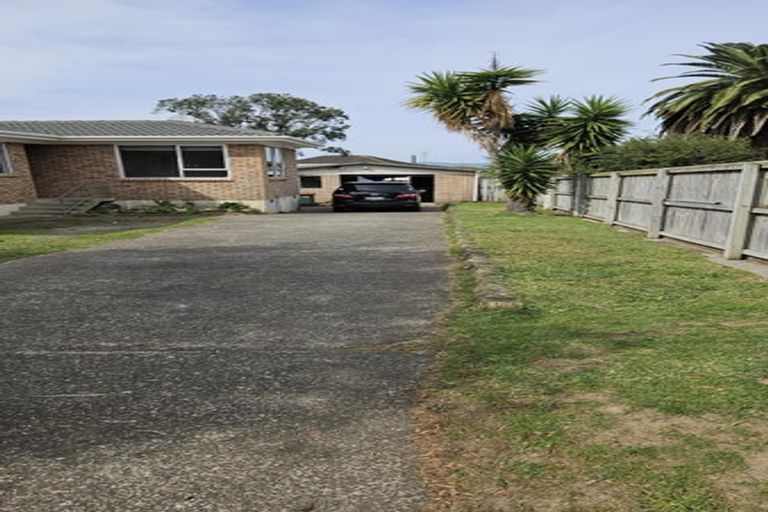 Photo of property in 73 Hyperion Drive, Randwick Park, Auckland, 2105