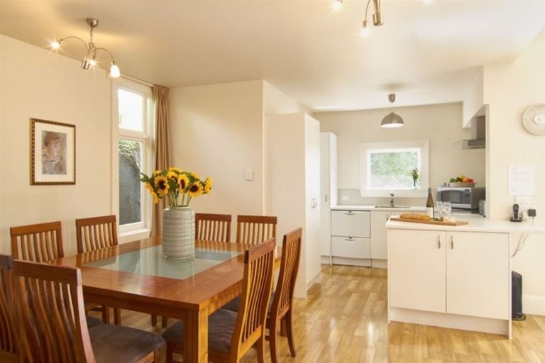 Photo of property in 11 Woodville Street, Edgeware, Christchurch, 8013