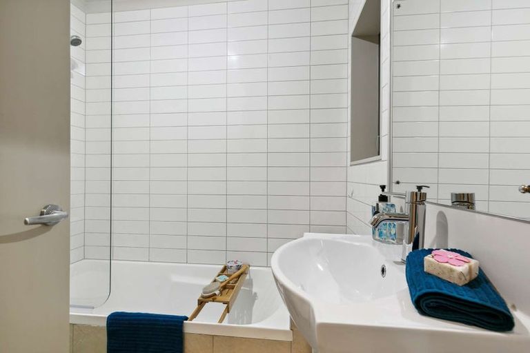 Photo of property in Onslow Heights, 17e Onslow Road, Khandallah, Wellington, 6035