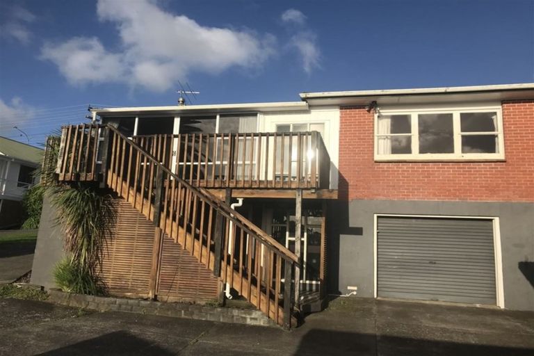 Photo of property in 450 Don Buck Road, Massey, Auckland, 0614