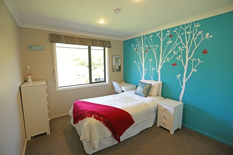 Photo of property in 64 Dalmore Way, Acacia Bay, Taupo, 3385