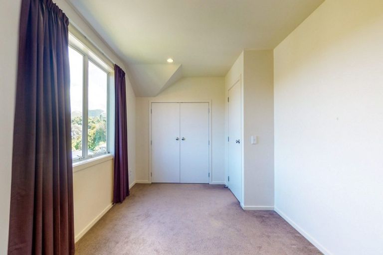 Photo of property in 2/57 Simla Crescent, Khandallah, Wellington, 6035