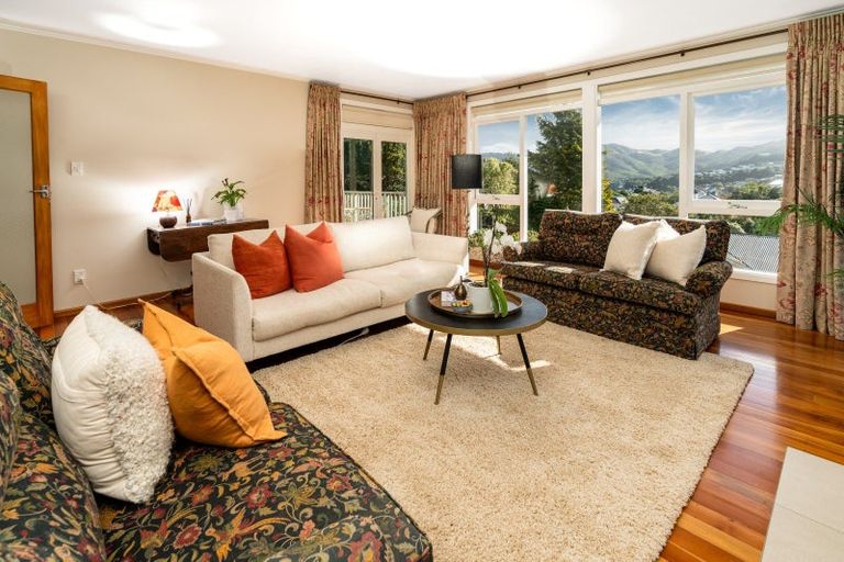 Photo of property in 8 Torwood Road, Khandallah, Wellington, 6035