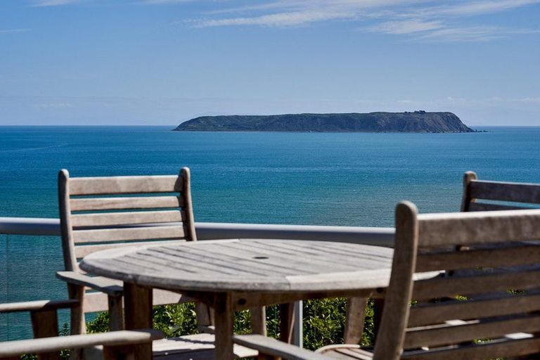 Photo of property in 1 Roys Road, Plimmerton, Porirua, 5026