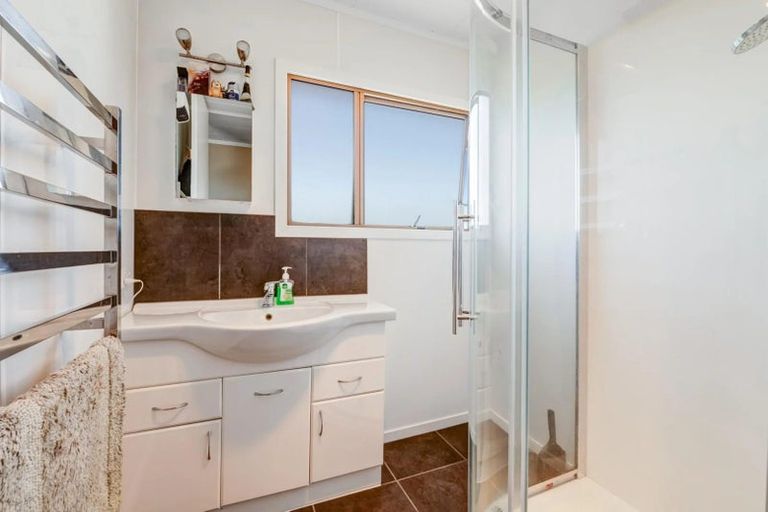 Photo of property in 29 Melandra Road, Stanmore Bay, Whangaparaoa, 0932