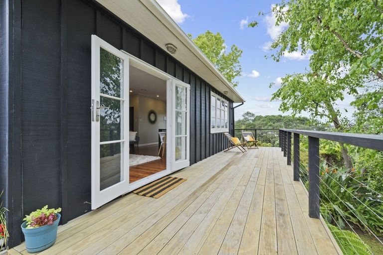 Photo of property in 1/2 Varlene Terrace, Forrest Hill, Auckland, 0620