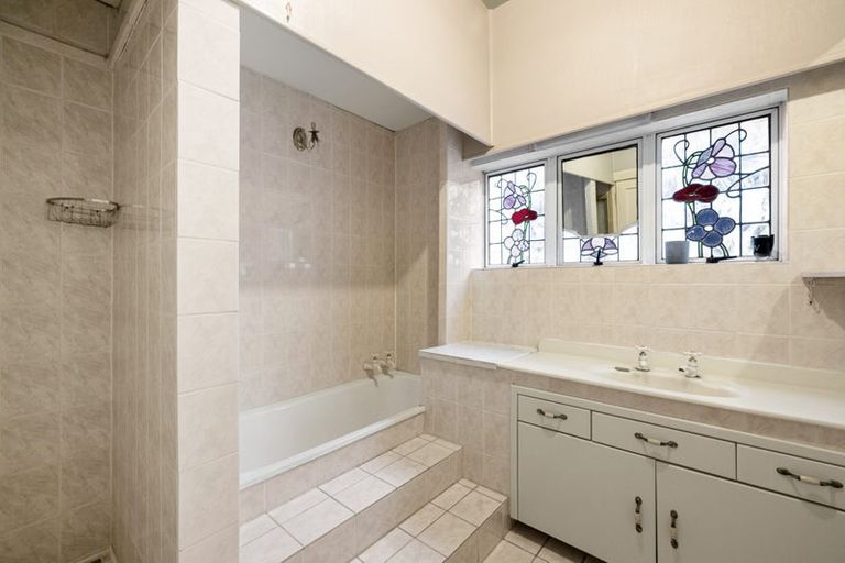 Photo of property in 104 North Parade, Richmond, Christchurch, 8013