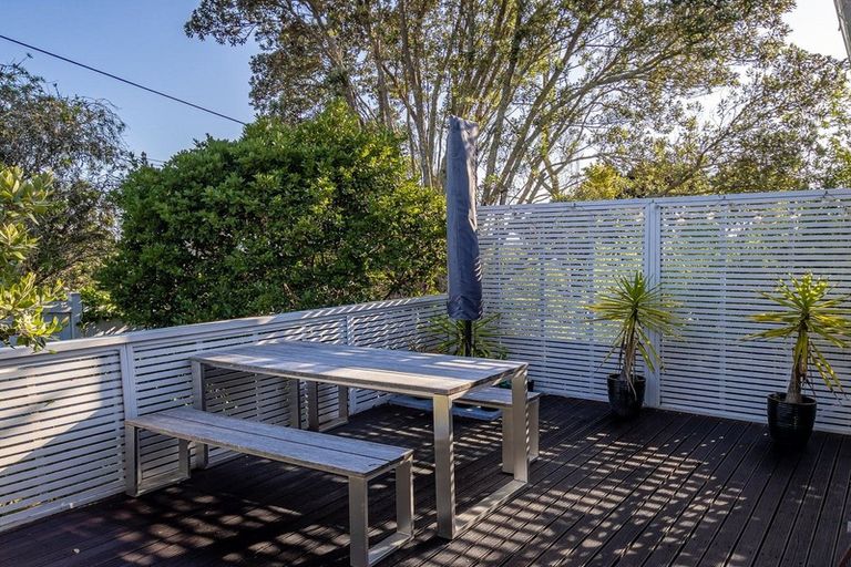 Photo of property in 1/21 Fordham Street, Beach Haven, Auckland, 0626