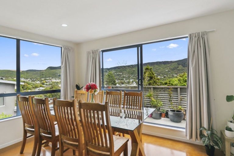 Photo of property in 21 Court Road, Tawa, Wellington, 5028