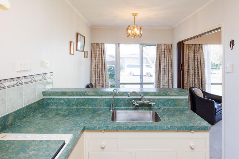 Photo of property in 5 Hollows Crescent, Takaro, Palmerston North, 4412