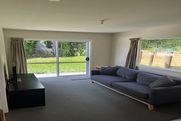 Photo of property in 32 Papakowhai Road, Papakowhai, Porirua, 5024