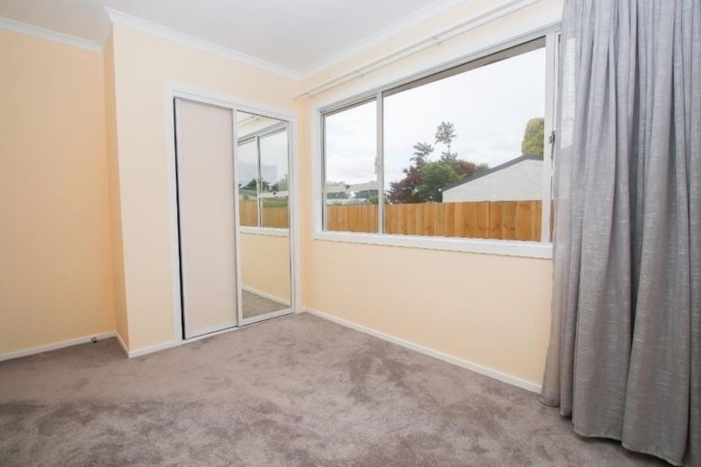 Photo of property in 14 Oakfield Crescent, Pukete, Hamilton, 3200