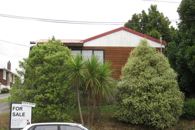 Photo of property in 2/27 Park Road, Glenfield, Auckland, 0629