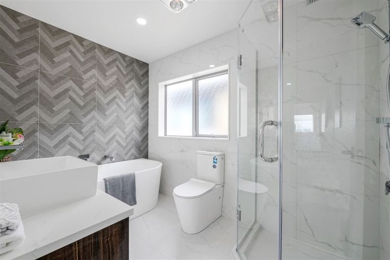 Photo of property in 1 Elevation Street, Flat Bush, Auckland, 2019