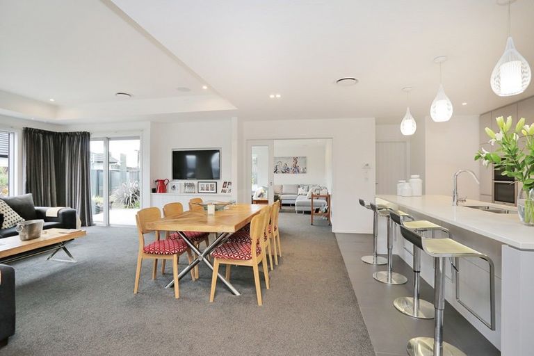 Photo of property in 28 Northside Drive, Waikiwi, Invercargill, 9810