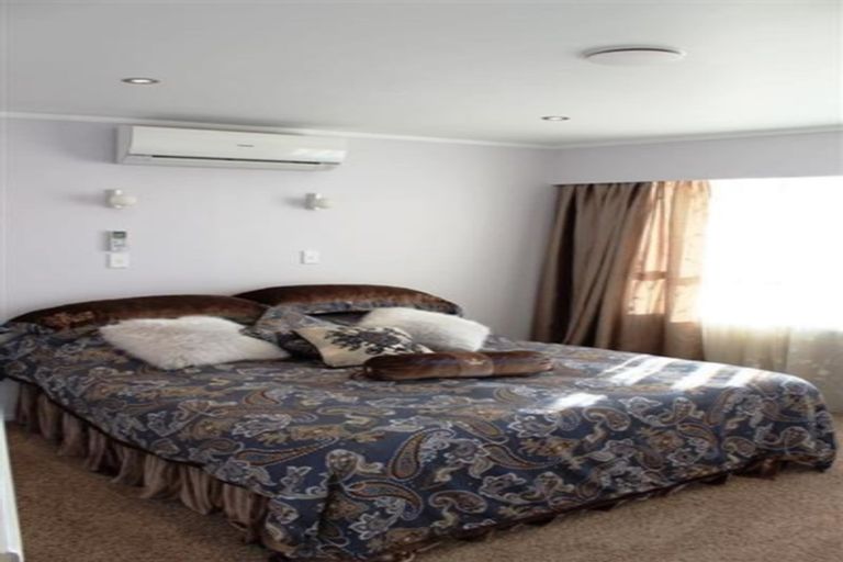 Photo of property in 5 Chantal Place, Red Hill, Papakura, 2110