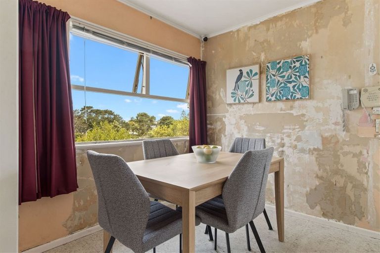 Photo of property in 72 Glendene Avenue, Glendene, Auckland, 0602