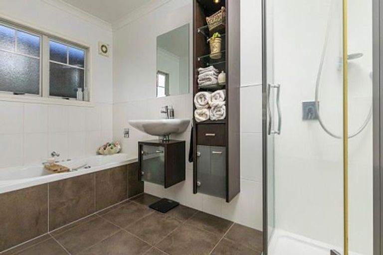 Photo of property in 235b East Coast Road, Mairangi Bay, Auckland, 0630