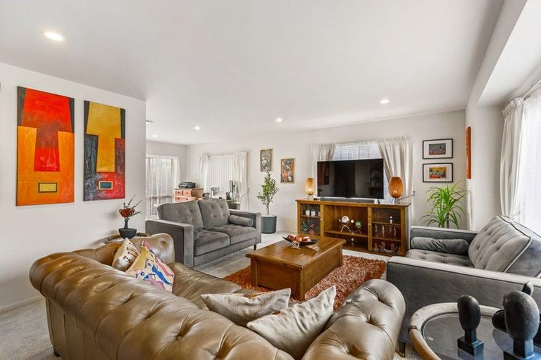 Photo of property in 8 Toledo Avenue, Henderson, Auckland, 0612