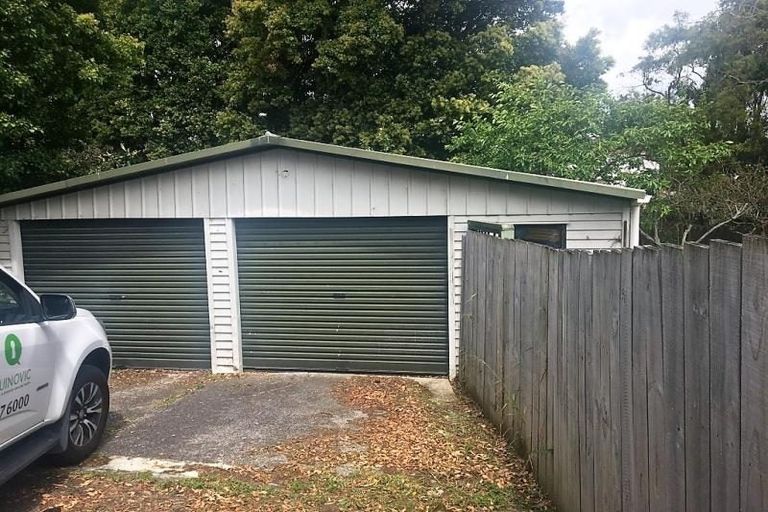 Photo of property in 34 Kelman Road, Kelston, Auckland, 0602