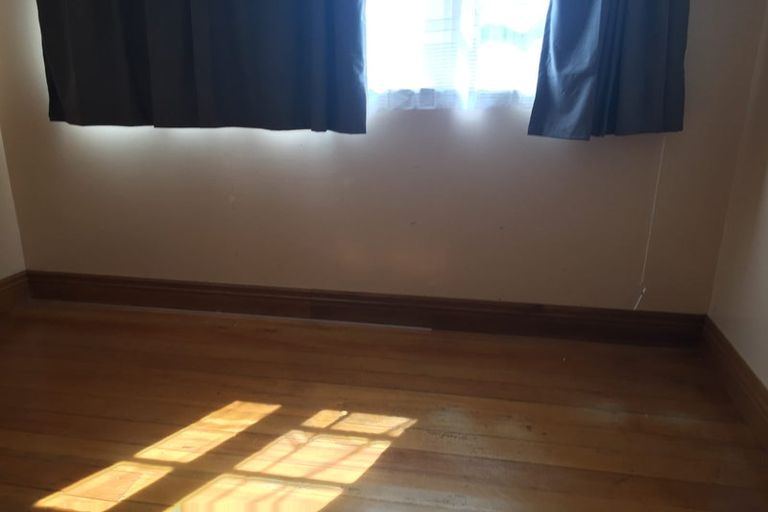 Photo of property in 18 Dunstan Street, Otaki, 5512