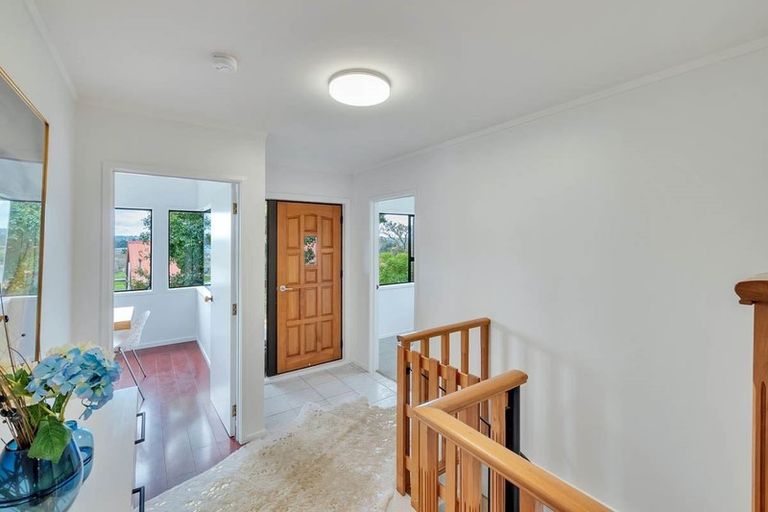 Photo of property in 2/22 Bronzewing Terrace, Unsworth Heights, Auckland, 0632