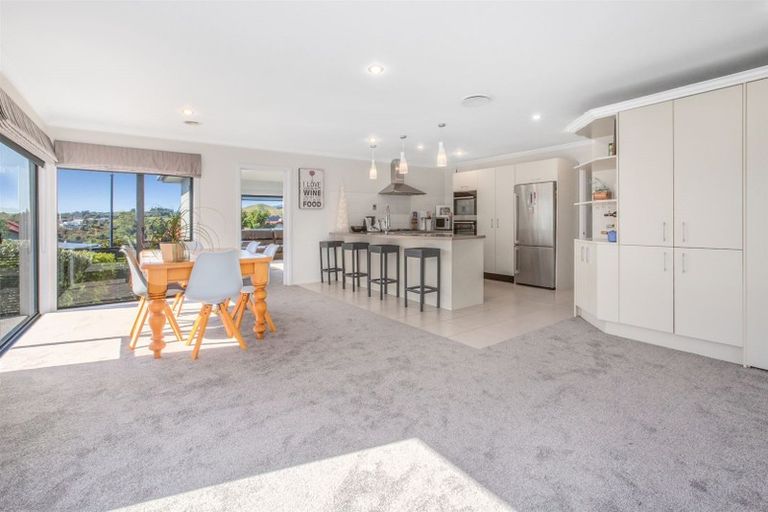 Photo of property in 16 Tongariro Drive, Aotea, Porirua, 5024