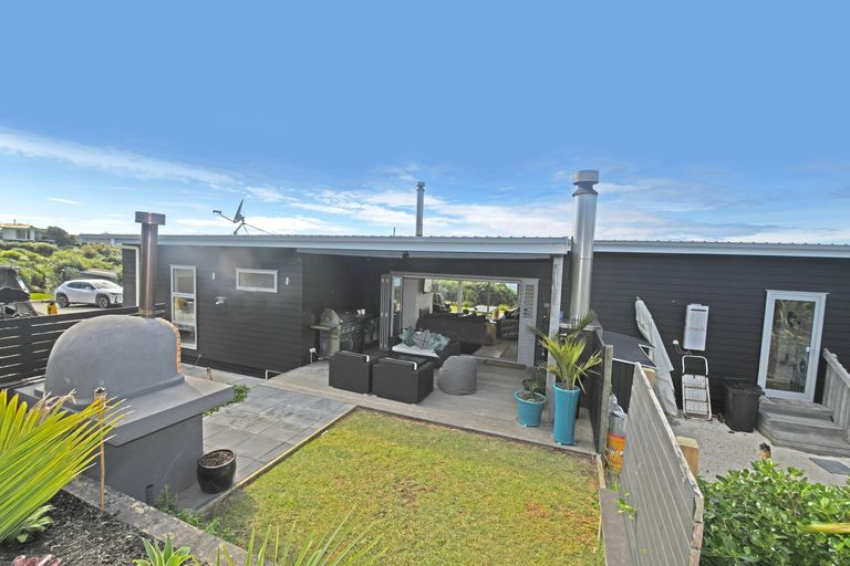 Photo of property in 22 Wonderview Road, Leigh, 0985