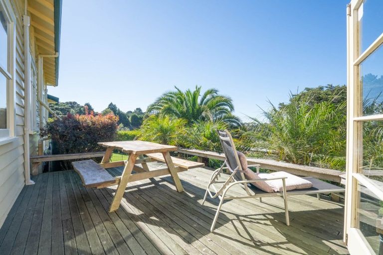 Photo of property in 168 Candia Road, Henderson Valley, Auckland, 0614